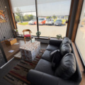 1516412-6 Sofa, coffee table, coffee maker, etc.
