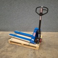 1557318-1 Scissor lift truck 1500 kg