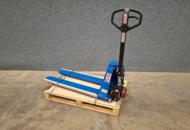 1557318 Scissor lift truck 1500 kg