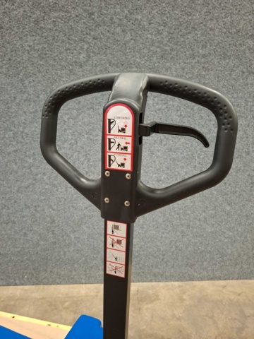 1557318-5 Scissor lift truck 1500 kg