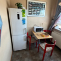 1516412-10 Sofa, coffee table, coffee maker, etc.