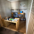 1516412-17 Sofa, coffee table, coffee maker, etc.