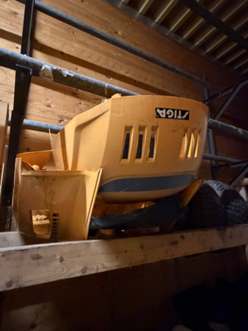 1516417-8 Trädgårdsmaskiner 8 st (Reservdelsmaskiner)