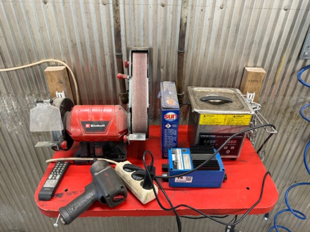 1516423-1 Workshop equipment with accessories