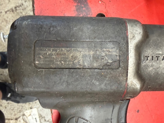 1516423-3 Workshop equipment with accessories