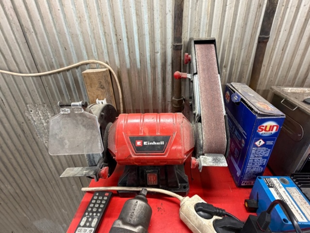 1516423-4 Workshop equipment with accessories