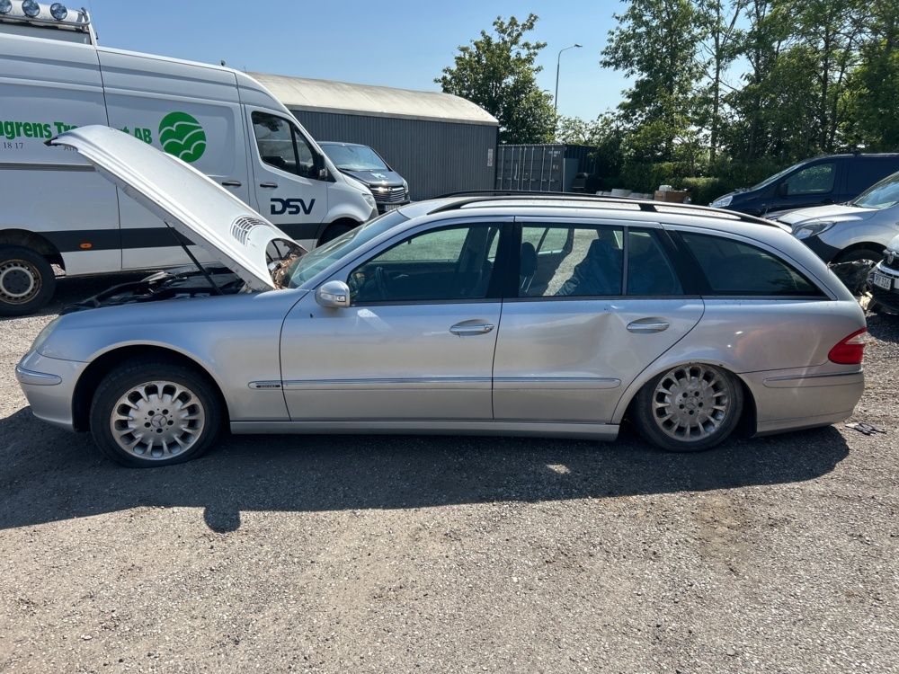 1368297-2 Mercedes-Benz E 320 T 5G-Tronic, 224hk, -2003 (Reparationsobjekt)