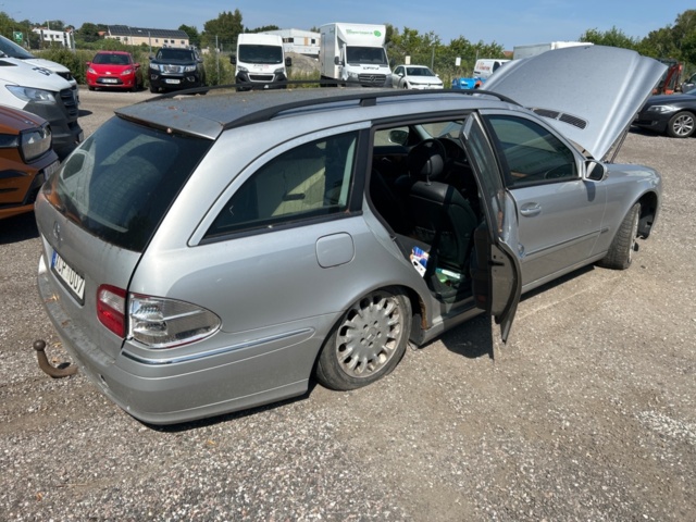 1368297-5 Mercedes-Benz E 320 T 5G-Tronic, 224hp, -2003 (Repair object)