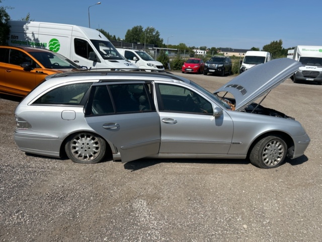 1368297-6 Mercedes-Benz E 320 T 5G-Tronic, 224hp, -2003 (Repair object)