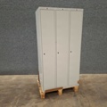 1557322-2 1 st Klädskåp CLASSIC 3 sektioner, 1740x900x550 mm, grå