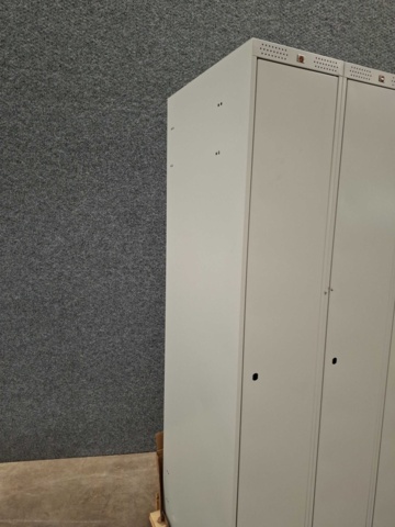 1557322-4 1 st Klädskåp CLASSIC 3 sektioner, 1740x900x550 mm, grå