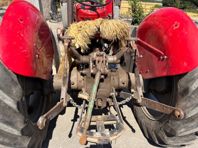 1531244-27 Massey Ferguson 30 Diesel 1964 med frontlastare och pallgafflar – Fungerar