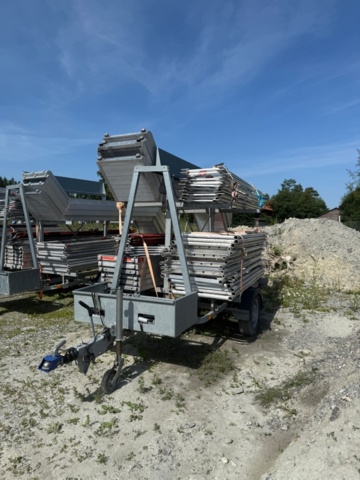 1352278-1 Scaffolding trailer Temared 2022 including scaffolding