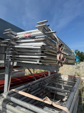 1352278-4 Scaffolding trailer Temared 2022 including scaffolding