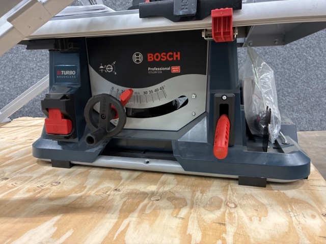 1557650-5 Bordcirkelsåg Bosch BOSCH GTS 18V-70 & Arbetsbord Bosch GTA560