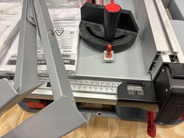 1557650-10 Bordcirkelsåg Bosch BOSCH GTS 18V-70 & Arbetsbord Bosch GTA560