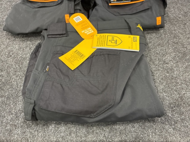 1557717-2 3 st Arbetsbyxor Snickers Workwear, Strl 60, 46 & 100