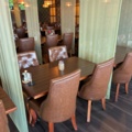 1532098-7 Tables and chairs for restaurant (approx. 100 guests)