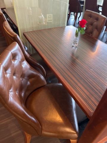 1532098-8 Tables and chairs for restaurant (approx. 100 guests)