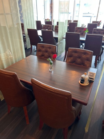1532098-11 Tables and chairs for restaurant (approx. 100 guests)