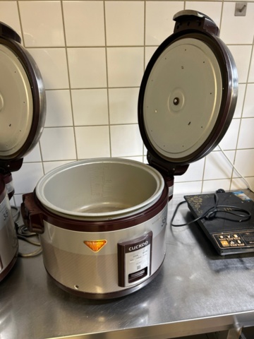 1532058-2 Riskokare Cuckoo 2 st, mikrovågsugn och induktionsplatta
