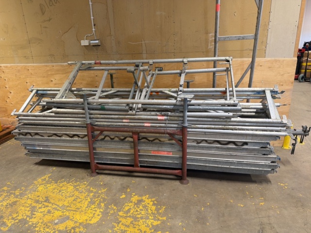 1516514-1 Collection of scaffolding parts – Layher / Haki / Monzon