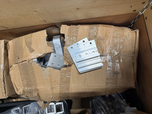 1516515-16 Fästmaterial och installationsdetaljer