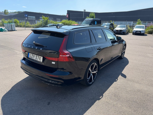 1558038-6 Volvo V60 Recharge T6 AWD Geartronic, 399hk, -2023 (Momsbil)