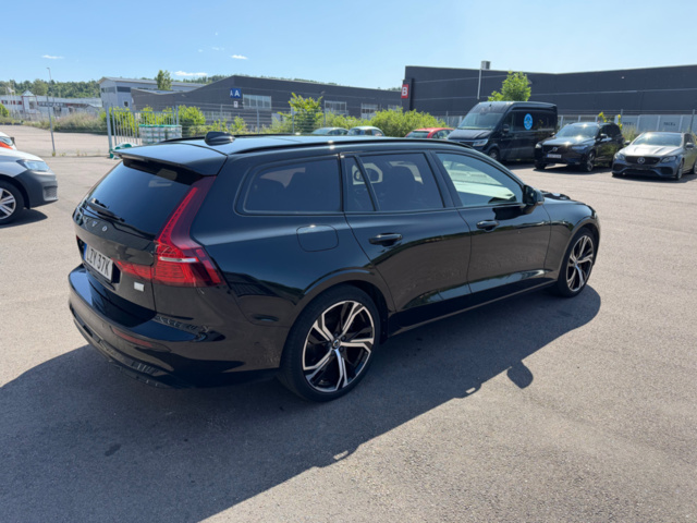 1558038-7 Volvo V60 Recharge T6 AWD Geartronic, 399hk, -2023 (Momsbil)