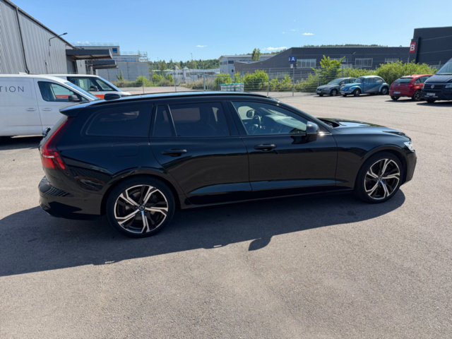 1558038-8 Volvo V60 Recharge T6 AWD Geartronic, 399hk, -2023 (Momsbil)