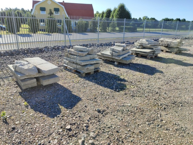 1091302-3 Mixed curbstone/blockstone