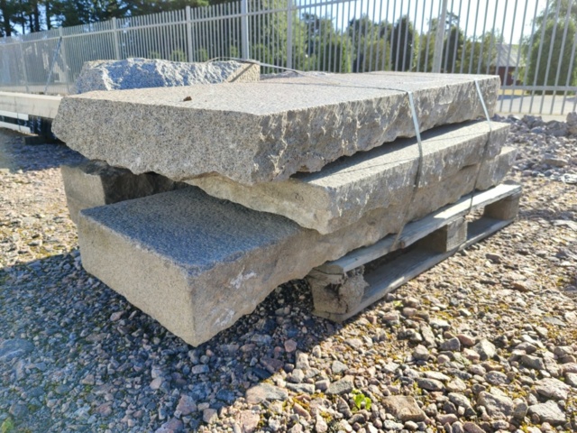 1091302-7 Mixed curbstone/blockstone