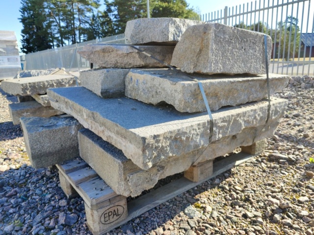 1091302-10 Mixed curbstone/blockstone