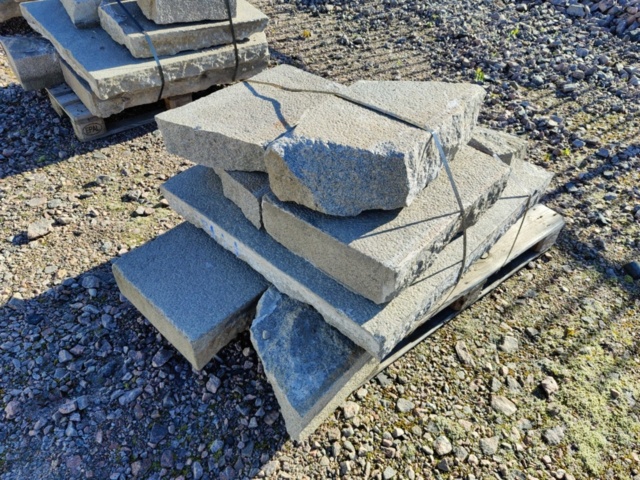 1091302-14 Mixed curbstone/blockstone