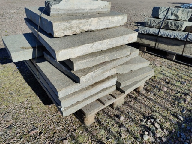 1091302-20 Mixed curbstone/blockstone