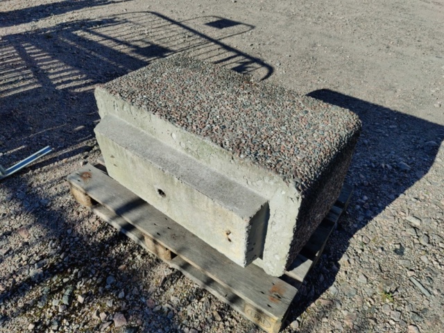 1091303-2 Planteringskruka i betong med ytskikt i sjösten 1000*500*600mm