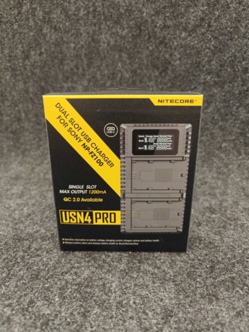 1557384-2 Batteriladdare Nitecore USN4 Pro & microSD-kort Samsung EVO Plus 512 GB