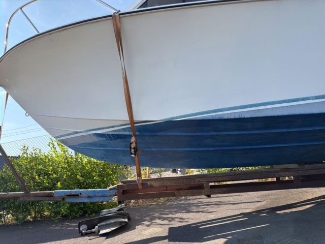 1516217-22 Motorbåt med båtvagn och motor - Coronet 24