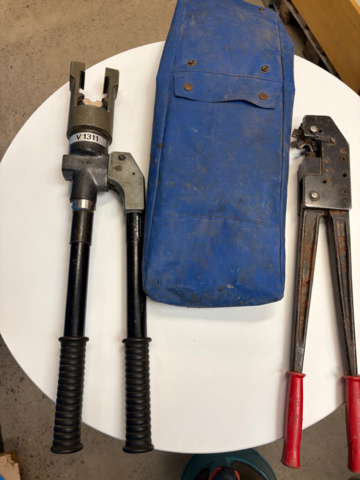 Elpress V1311 Hydraulisk kabelpress 13 ton med transportväska samt crimptång – Fungerande