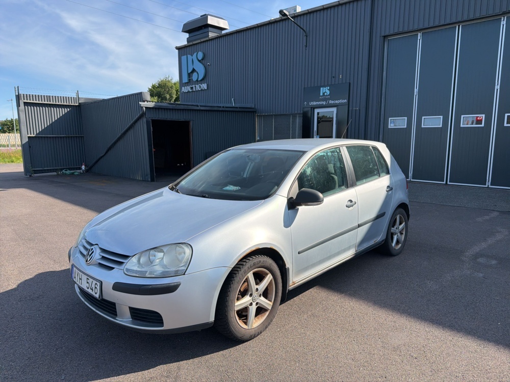 1516220-1 Volkswagen Golf 5-dörrar 1.6 Manuell, 102hk, -2007 (Reparationsobjekt)