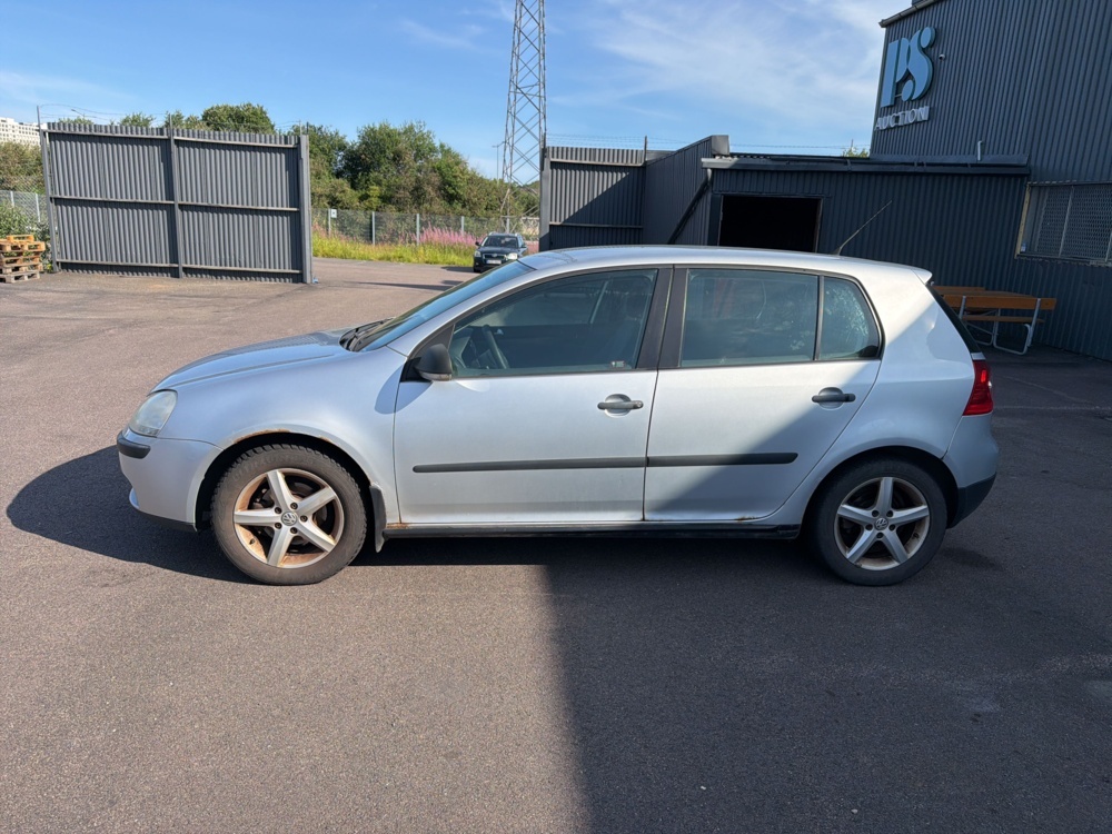 1516220-2 Volkswagen Golf 5-dörrar 1.6 Manuell, 102hk, -2007 (Reparationsobjekt)