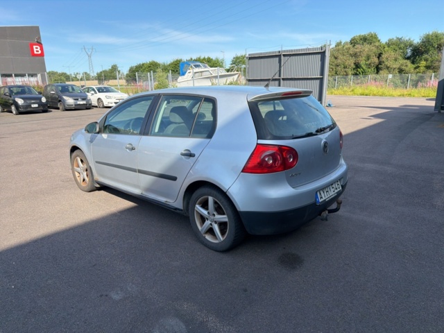 1516220-3 Volkswagen Golf 5-dörrar 1.6 Manuell, 102hk, -2007 (Reparationsobjekt)