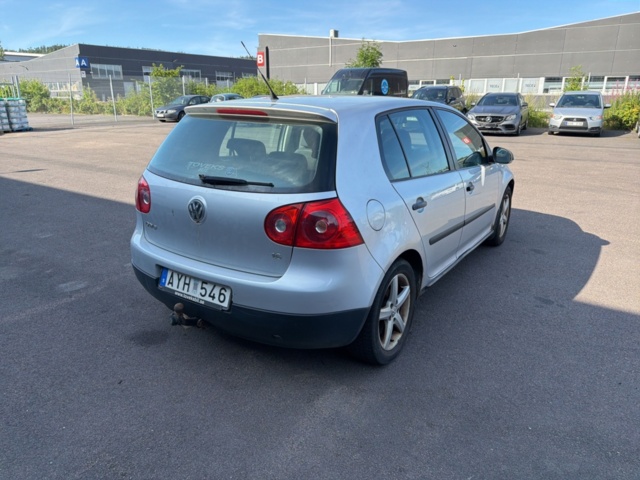1516220-5 Volkswagen Golf 5-dörrar 1.6 Manuell, 102hk, -2007 (Reparationsobjekt)