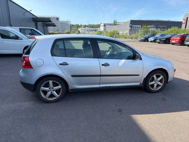 1516220-6 Volkswagen Golf 5-dörrar 1.6 Manuell, 102hk, -2007 (Reparationsobjekt)