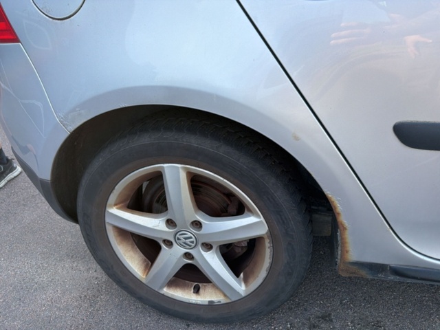1516220-32 Volkswagen Golf 5-dörrar 1.6 Manuell, 102hk, -2007 (Reparationsobjekt)