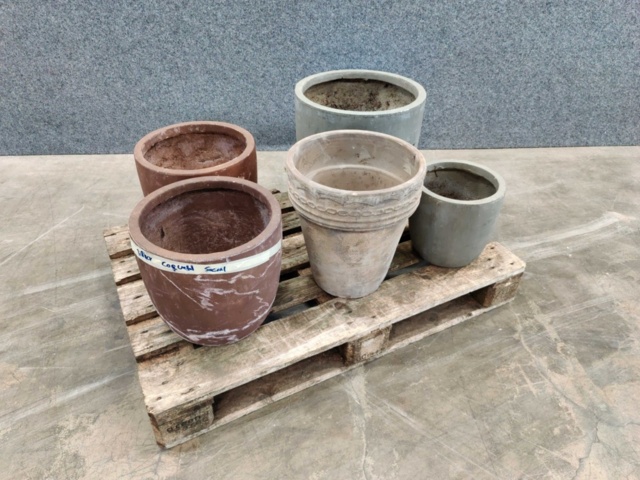 1557443-1 5 pcs Pots