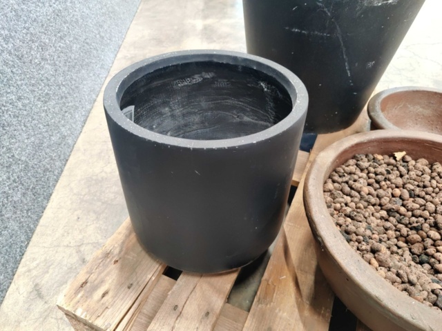 1557444-8 4 pcs Pots