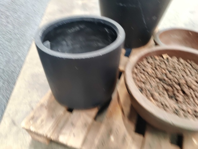 1557444-9 4 pcs Pots