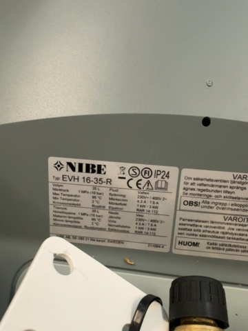1458454-4 NIBE Eminent 35 R varmvattenberedare