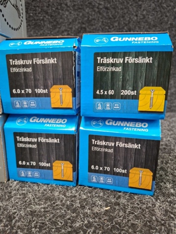 1557785-6 18 st Förpackningar Träskruv, Gunnebo